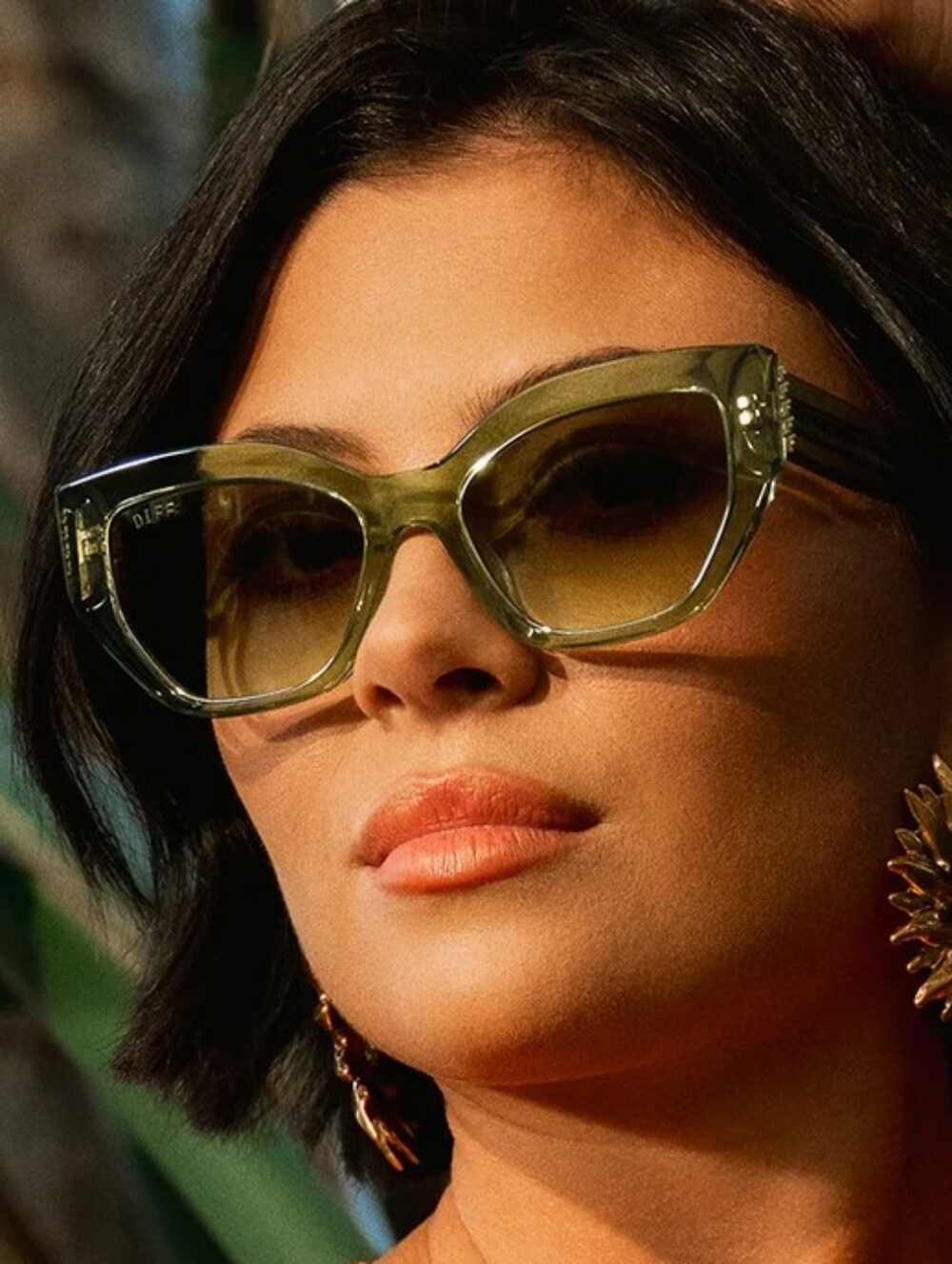 White Lotus Thailand x DIFF Eyewear Olive Green Cat Eye Sunglasses (NWT)